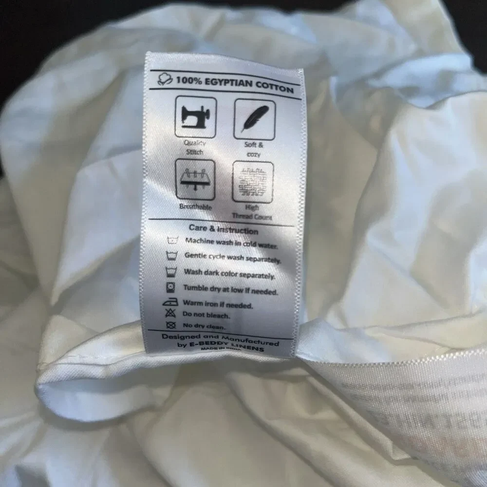 eBeddy Linens White Pinch Pleated Pintuck Duvet Cover Set Alaskan King